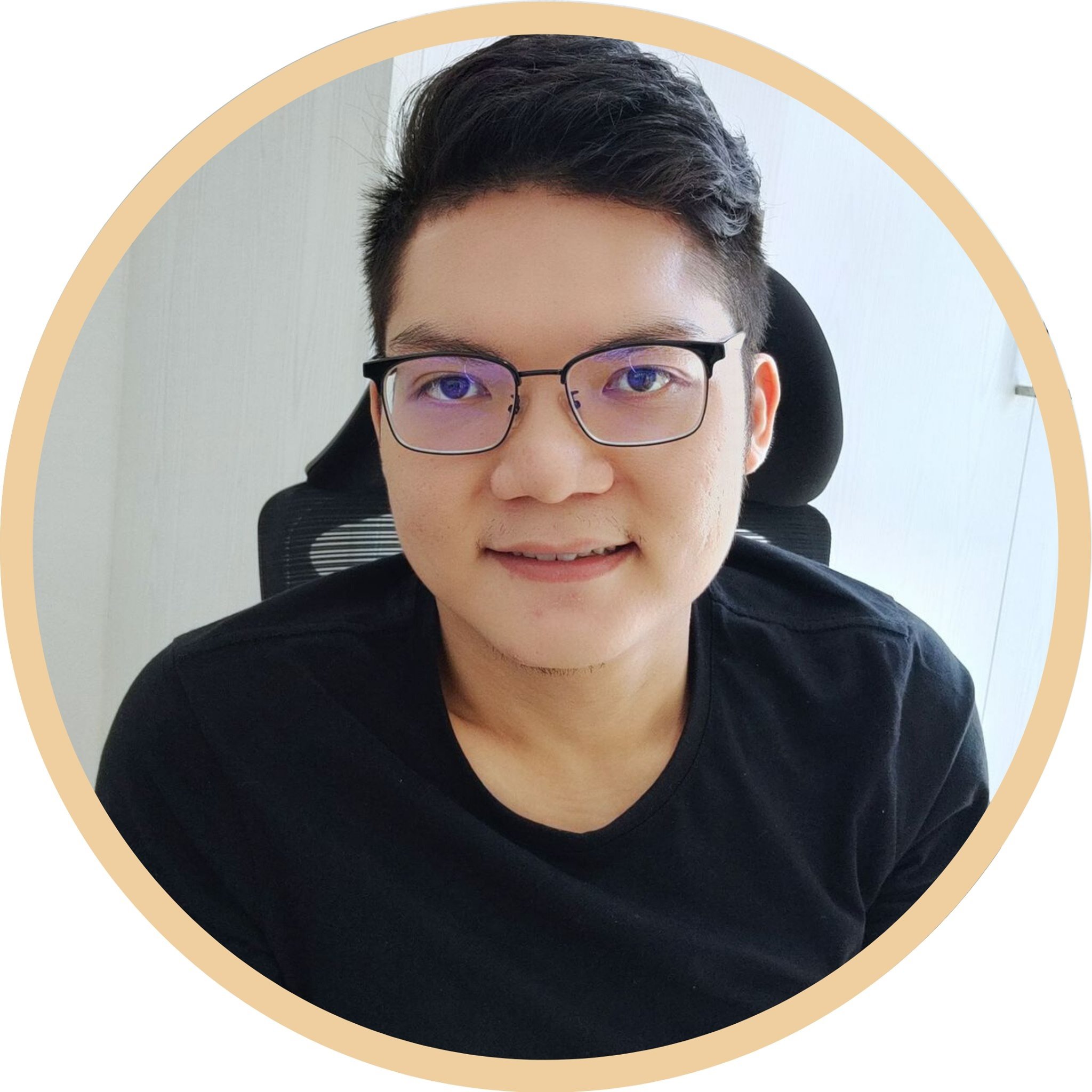 Portrait of Jarrett Yew, a former software developer turned landing page designer